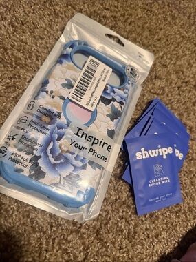 Blue floral protective case for iPhone 17 Air & 6 Shwipes - NWOT